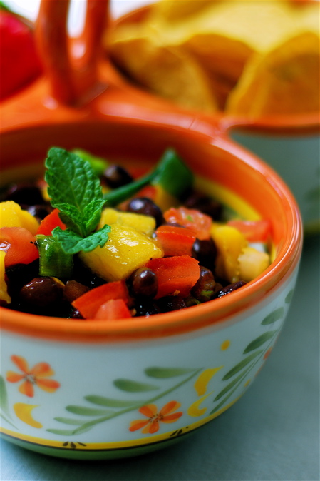 black bean & mango salad - ChinDeep