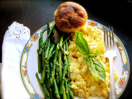 asparagus-eggs-DSC027541