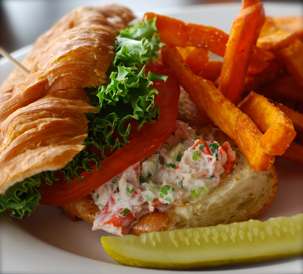 stjameslobsterroll