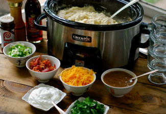 Mashed Potato Bar In A Slow Cooker ChinDeep   Mashpobar 325x223 