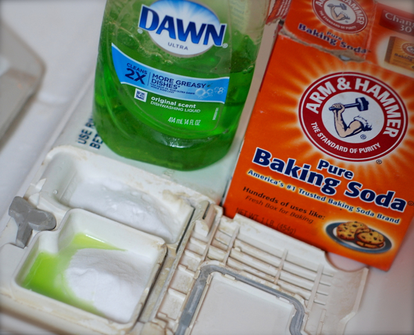 Can Regular Dish Soap Be Used in a Dishwasher?