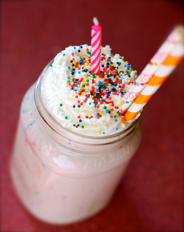 birthday cake smoothie - ChinDeep